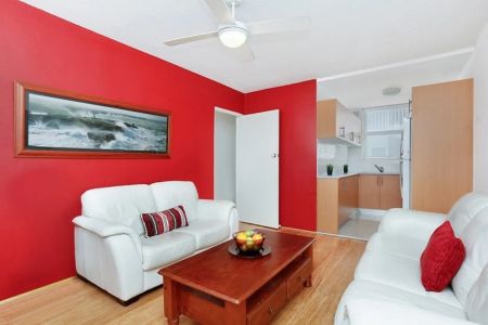 9/151a Smith Street, Summer Hill. - Photo 4