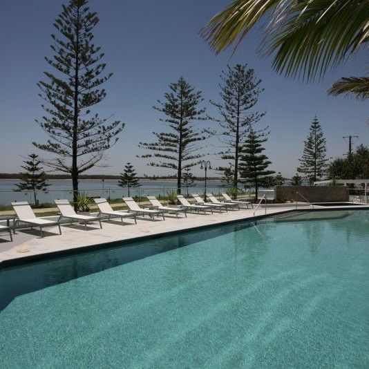 FURNISHED - 2 bedroom unit with Broadwater views - Photo 1