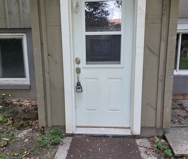 For Lease - 132 Don Mor Drive Unit# Lower Level, Newmarket, Ontario - Photo 2