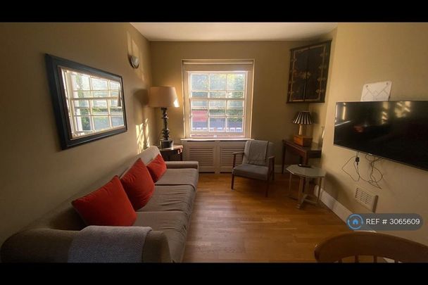 3 bedroom flat to rent - Photo 1