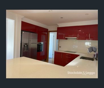 1/11 Mystic Court, Eumemmerring, Vic 3177 - Photo 1