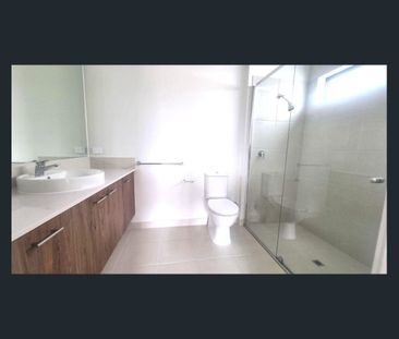 Contemporary Family Living: Spacious Four-Bedroom Sanctuary in Trug... - Photo 5