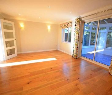 The Old Orchard, Farnham, Surrey, GU9 - Photo 2