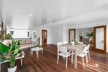 194 Strong Avenue, Graceville QLD 4075 - House For Rent | Domain - Photo 3