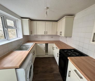 3 bedroom terraced house to rent - Photo 6