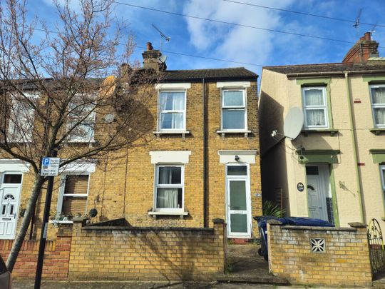 4 Bed Semi-Detached House, Wells House Road, NW10 - Photo 1