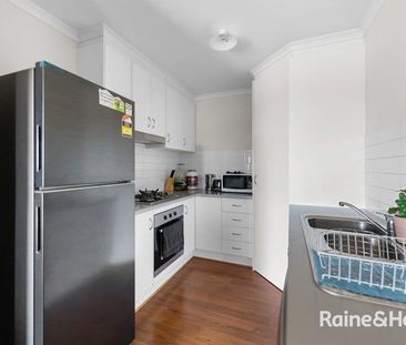 Ideal 2 Bedroom Townhouse - Photo 2