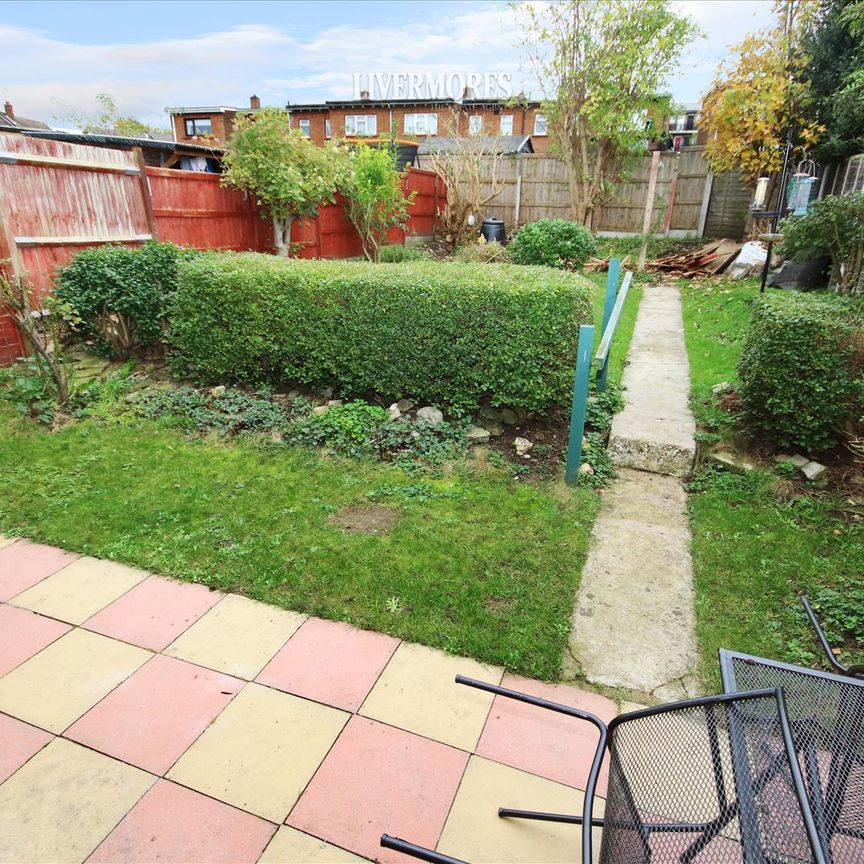 3 bedroom Semi-Detached House to let - Photo 1