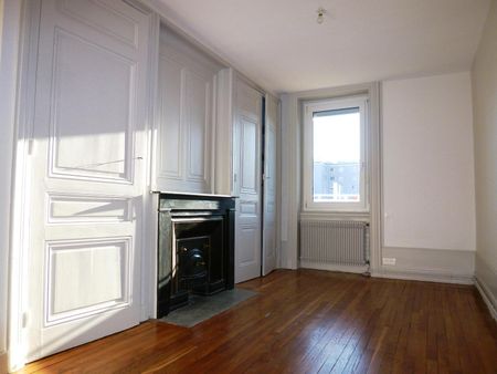 Location Appartement 4 pièces 92m² LYON 3ème - Photo 3