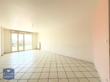 Location Appartement 4 pièces 84m² LYON 8ème - Photo 4