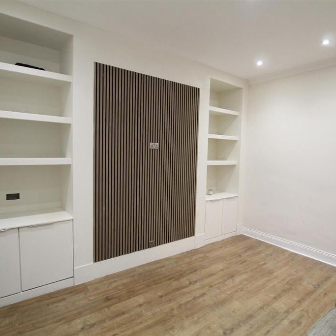 3 bedroom flat to rent - Photo 1