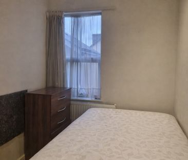 Room in a Shared House, Cricklewood Broadway, NW2 - Photo 1