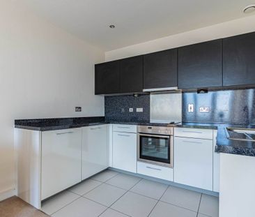 1 bed Apartment for rent - Photo 5
