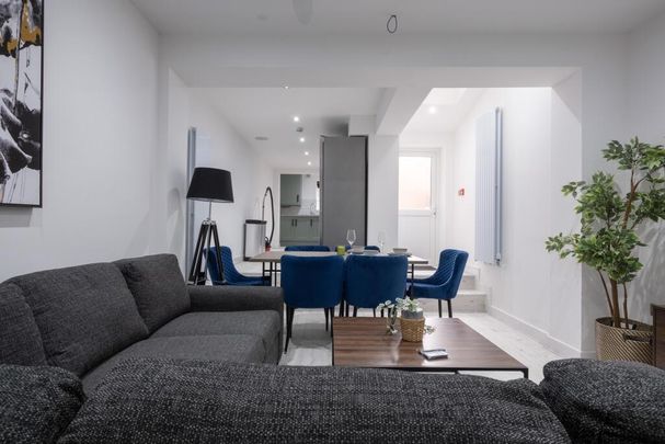 1 bedroom in a house share to rent - Photo 1