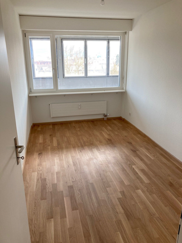 Grosszügige Wohnung mit Aussicht im Mischeli-Quartier - Photo 3