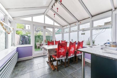 3 bedroom detached house to rent - Photo 2