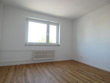 *** Attraktive 3-Zi.-Whg. mit Balkon! Erstbezug nach Sanierung! *** - Photo 5