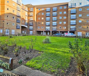 Argent Street, GRAYS - Photo 3