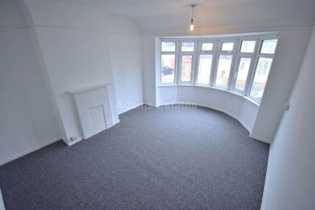 4 bedroom semi-detached house to rent - Photo 2