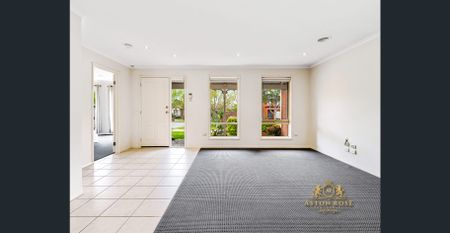 Spacious 4-Bedroom Family Home in Prime Location! - Photo 5