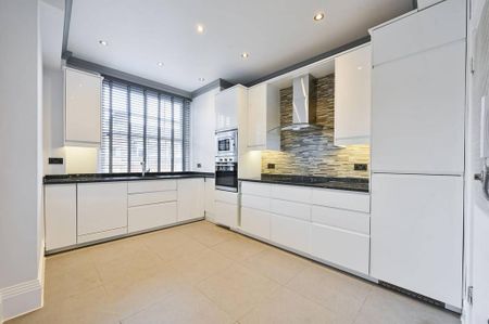 3 bedroom flat to rent - Photo 5