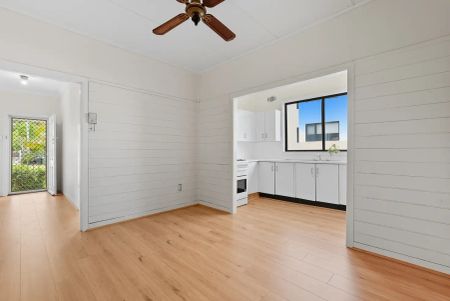 “SPACIOUS 5 BEDROOM FAMILY HOME FOR LEASE” - Photo 2