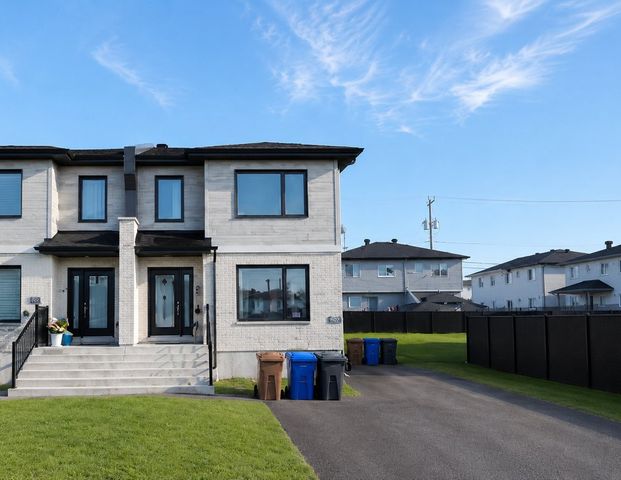 À louer / Maison à étages - Photo 1