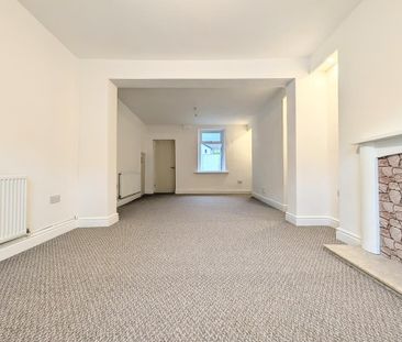 3 bedroom property to rent - Photo 3