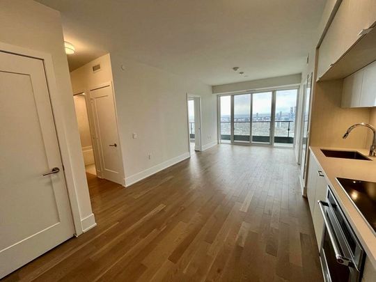 For Lease - 585 Bloor Street Unit# 4321, Toronto, Ontario - Photo 1