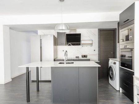 Valencia, Valencian Community 46002 - Photo 2