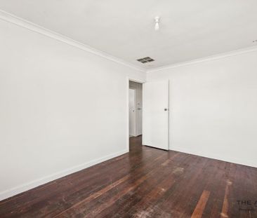 Charming 3-Bedroom Home in Armadale for Lease - Photo 2