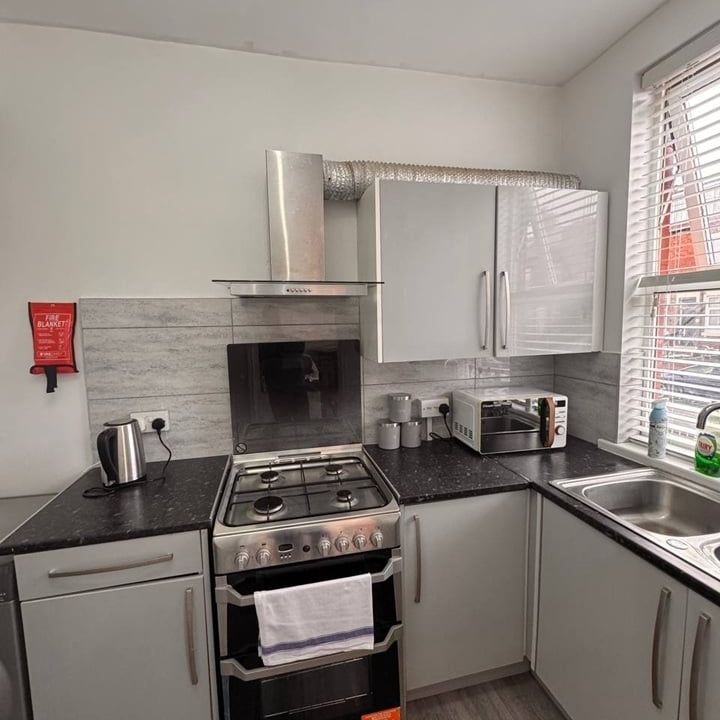 2 Bed Terraced House, Clifton Avenue, LS9 - Photo 1
