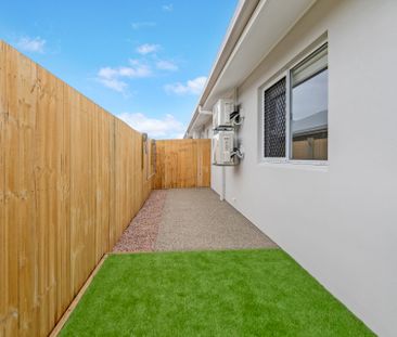 SIMPLY STUNNING! PRIVATE, MODERN & SPACIOUS DUPLEX IN A1 LOCATION! - Photo 4