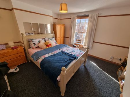 4 Bed Student Accommodation - Photo 4