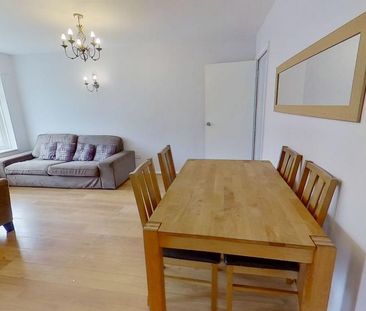 4 bedroom semi-detached house to rent - Photo 5