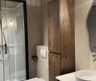 Appartement te huur in Genk voor € 800 met 1 slaapkamer - Photo 5