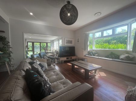 Great Family Home Awaits! - Photo 5