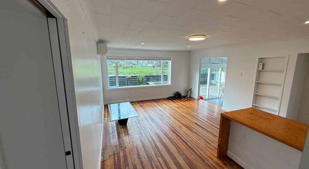 Charming 4BR Family Home in Otaihanga - Photo 1