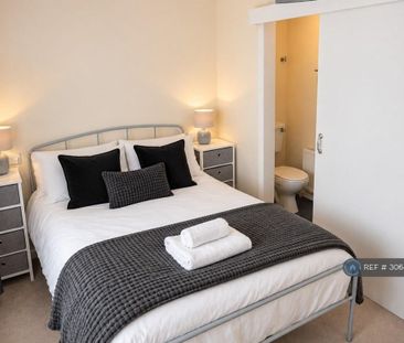 1 bedroom in a house share to rent - Photo 3