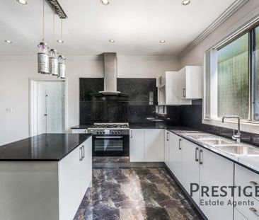 Huge Modern Granny Flat! - Photo 1