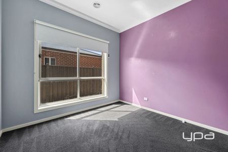 4 BEDROOM FAMILY HOME WITH RUMPUS - Photo 5