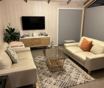 Tidy Townhouse - Photo 3