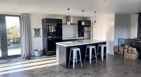 Modern 3 Bedroom - Rural Midhirst - Photo 2