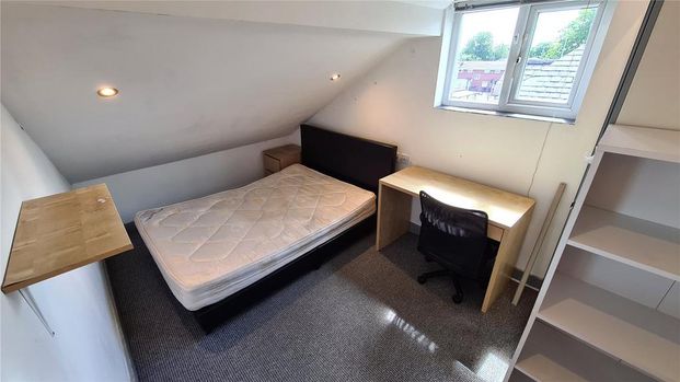 8 bedroom terraced house to rent - Photo 1