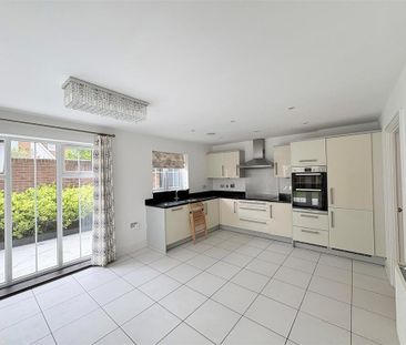 5 bedroom detached house to rent - Photo 5