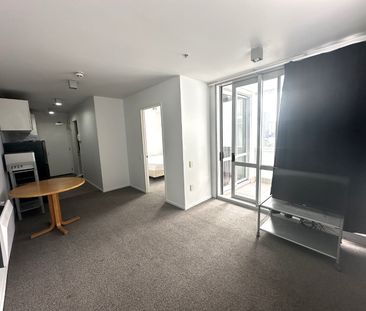 Centrally located One Bedroom Corner Apartment - Photo 1