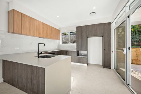 Brand New Luxury - Photo 4