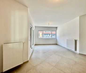 Appartement te huur - foto 2