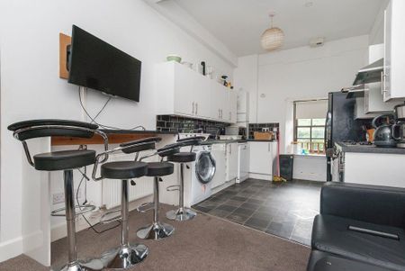 6 bedroom flat share to rent - Photo 4