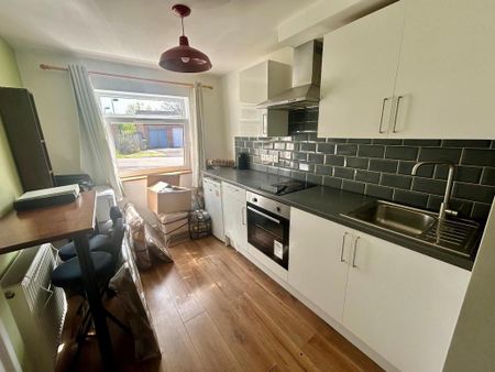 3 bedroom terraced house to rent - Photo 5